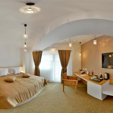 Hotel Condor 图尔恰 外观 照片