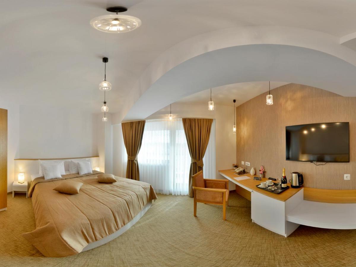 Hotel Condor 图尔恰 外观 照片