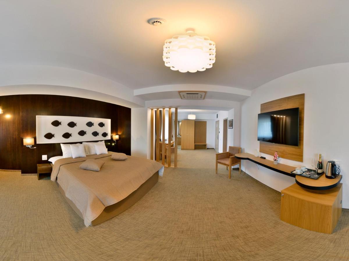 Hotel Condor 图尔恰 外观 照片