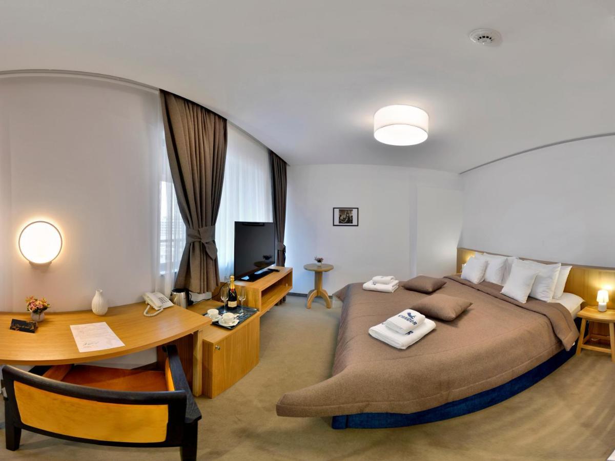 Hotel Condor 图尔恰 外观 照片